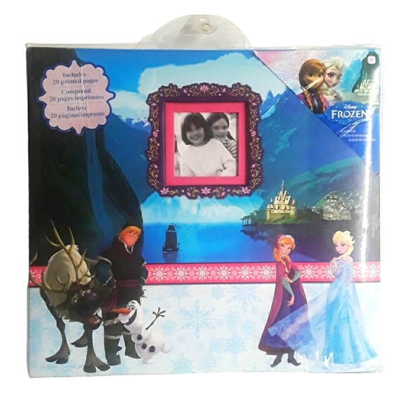 DISNEY Frozen Elsa Olaf Anna Character Scrapbook 20 Pages NWT - Picture 2 of 16